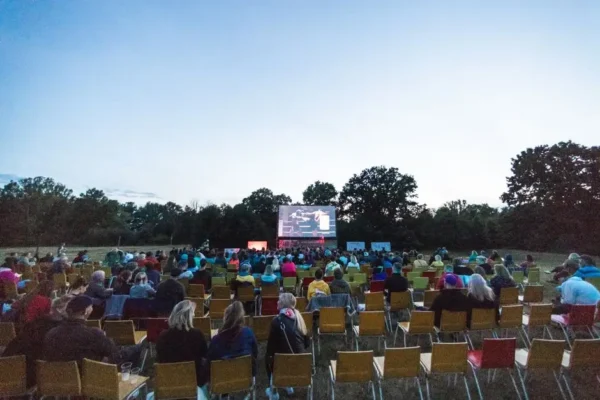 „Chopin, Chopin” – letnie kino na zamku w Uniejowie zaprasza na film o kompozytorze