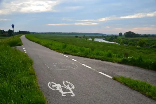 Gmina Uniejów dołącza do projektu Velo Warta – nowa trasa rowerowa przez Łódzkie