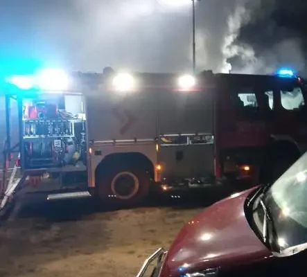 Pożar budynku gospodarczego w Zagórkach – akcja trwała ponad 14 godzin