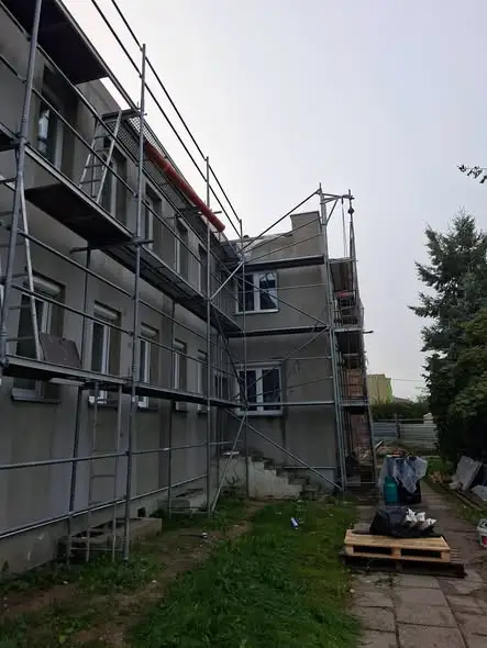 Remont biblioteki w Poddębicach trwa – wkrótce nowa przestrzeń dla czytelników