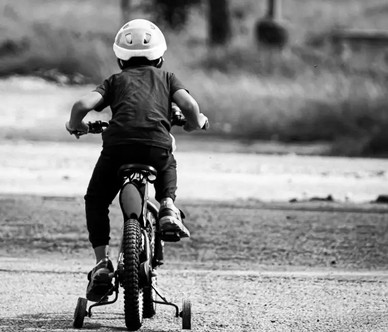 Poddębice: Policja kontrolowała rowerzystów. Akcja „Kask na głowie”